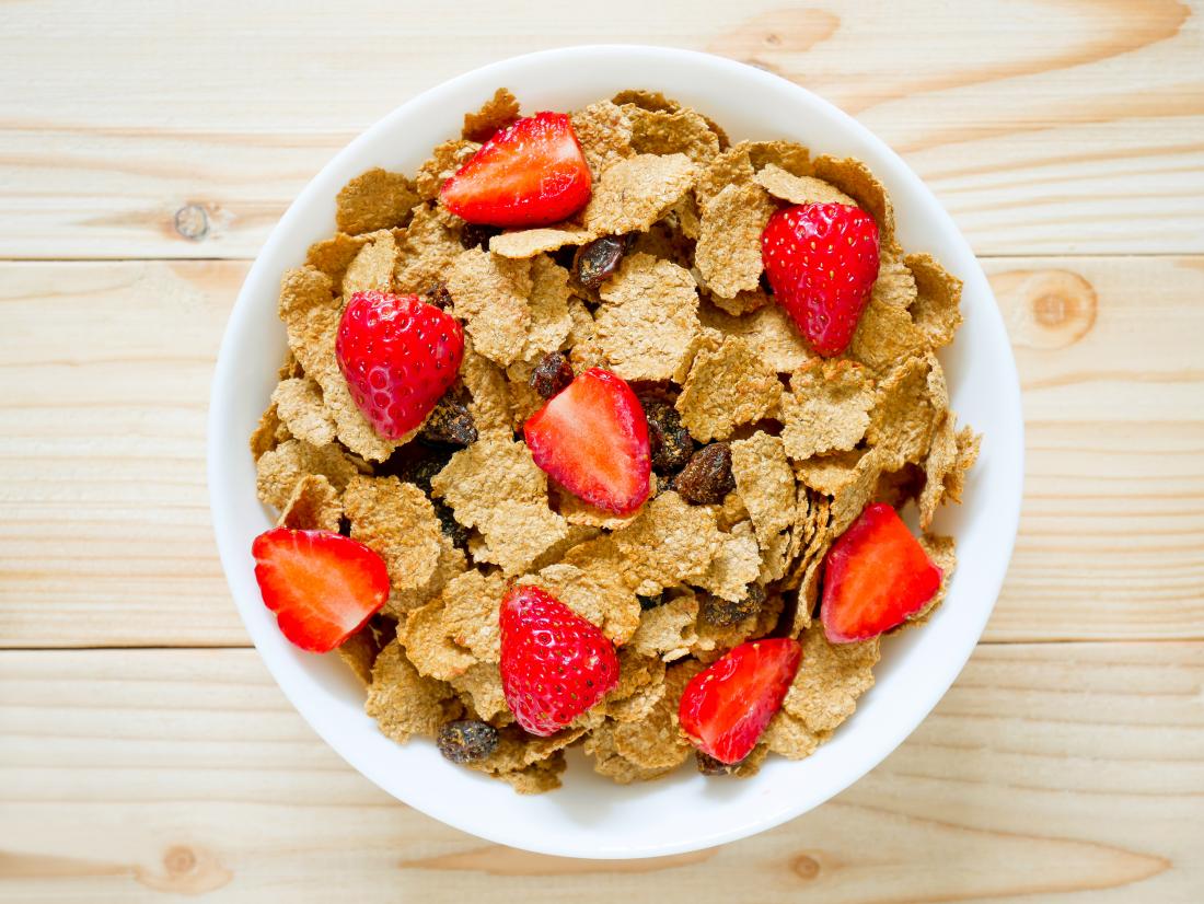 bowl-of-bran-flakes-and-strawberries